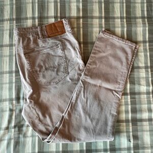 American Eagle men’s jeans